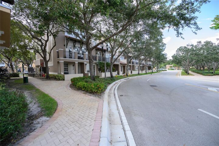 430 SW 147th Ave  Pembroke Pines FL 33027 photo