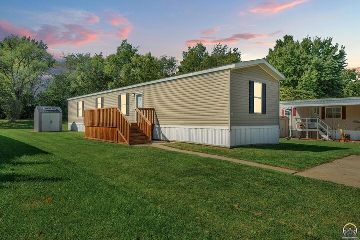 175 SE Willow Way  Topeka KS 66609 photo