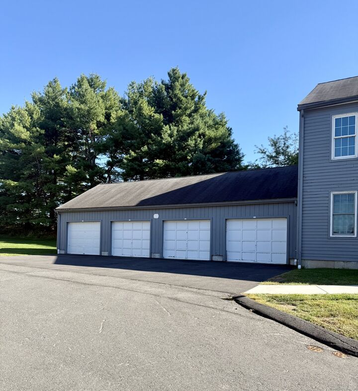 Property Photo:  11 Riverview Drive D  CT 06088