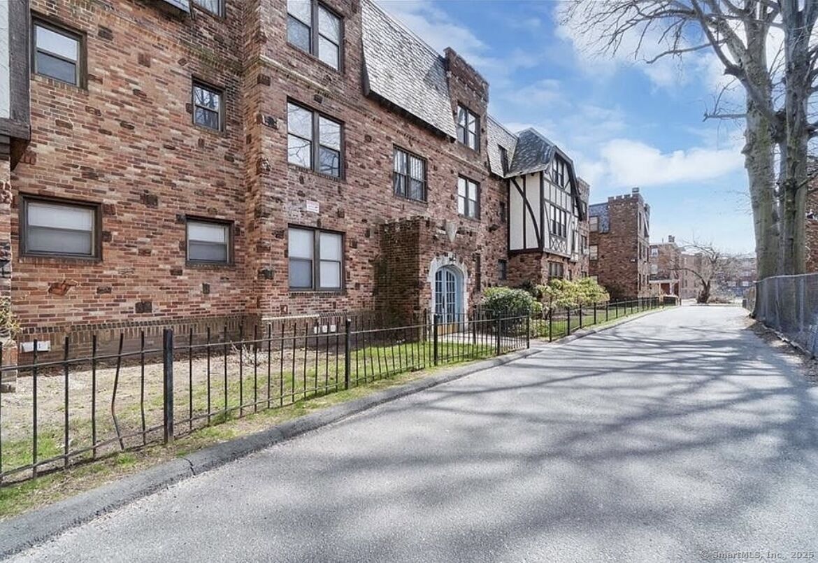 Property Photo: 16 Townley Street E3 CT 06154