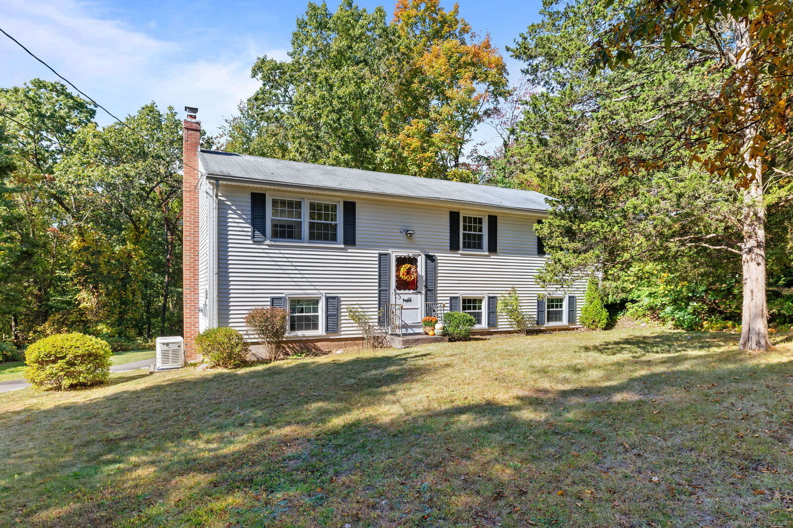 Property Photo:  125 Bayberry Road  CT 06033 