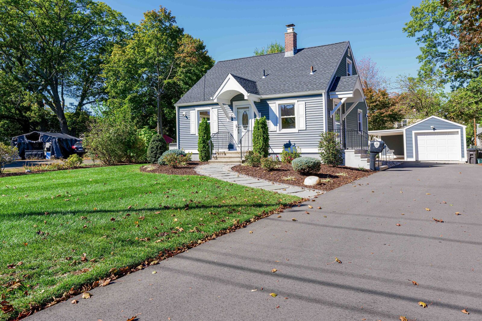 Property Photo:  10 Mathew Lane  CT 06473 