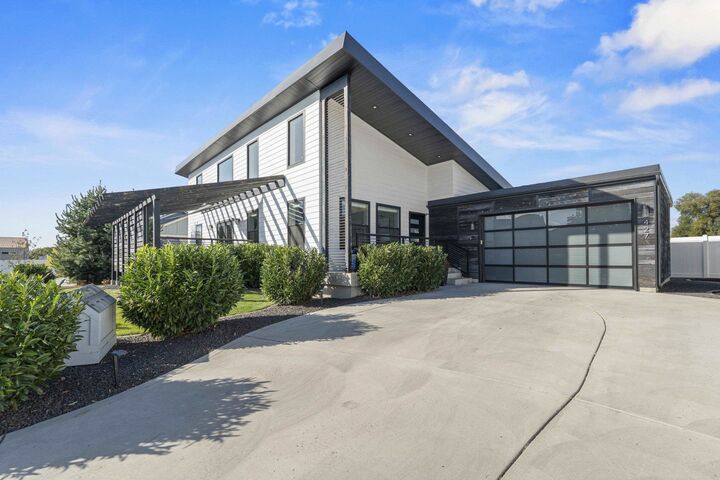Property Photo:  427 N Union Ln  WA 99206 