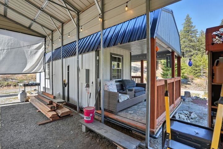 Property Photo:  211 Pine Hill Rd  WA 99156 