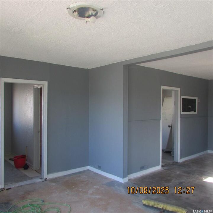 Photo de la propriété:  421 McIntyre Street  SK S4R 2M2 