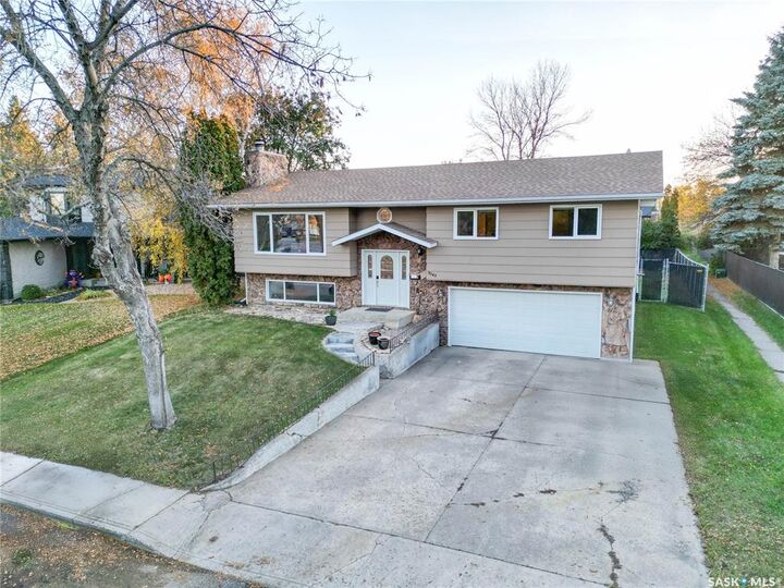 3043 Erickson Crescent  Prince Albert SK S6V 6P8 photo
