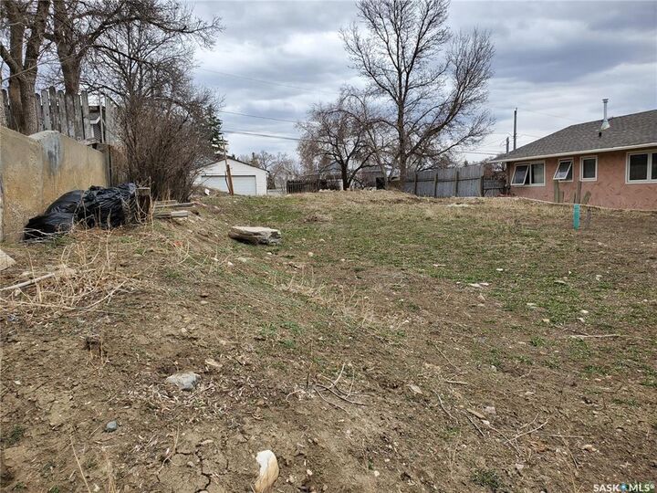 Property Photo:  311 10th Avenue NW  SK S9H 1B7 