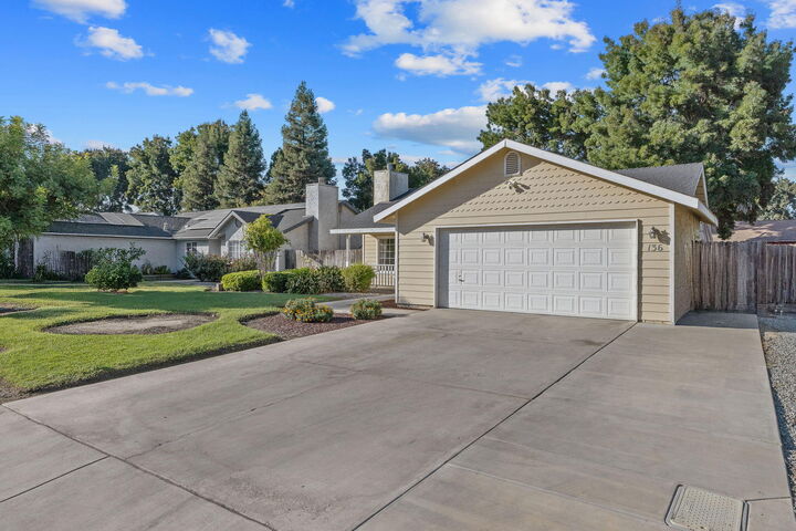Property Photo:  136 W Loyola Avenue  CA 93277 
