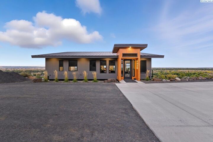 Property Photo: 1880 Artemis Rdg WA 99353-9016