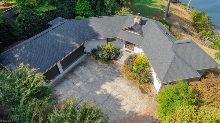 Property Photo:  308 Lake Point Lane  NC 27009 