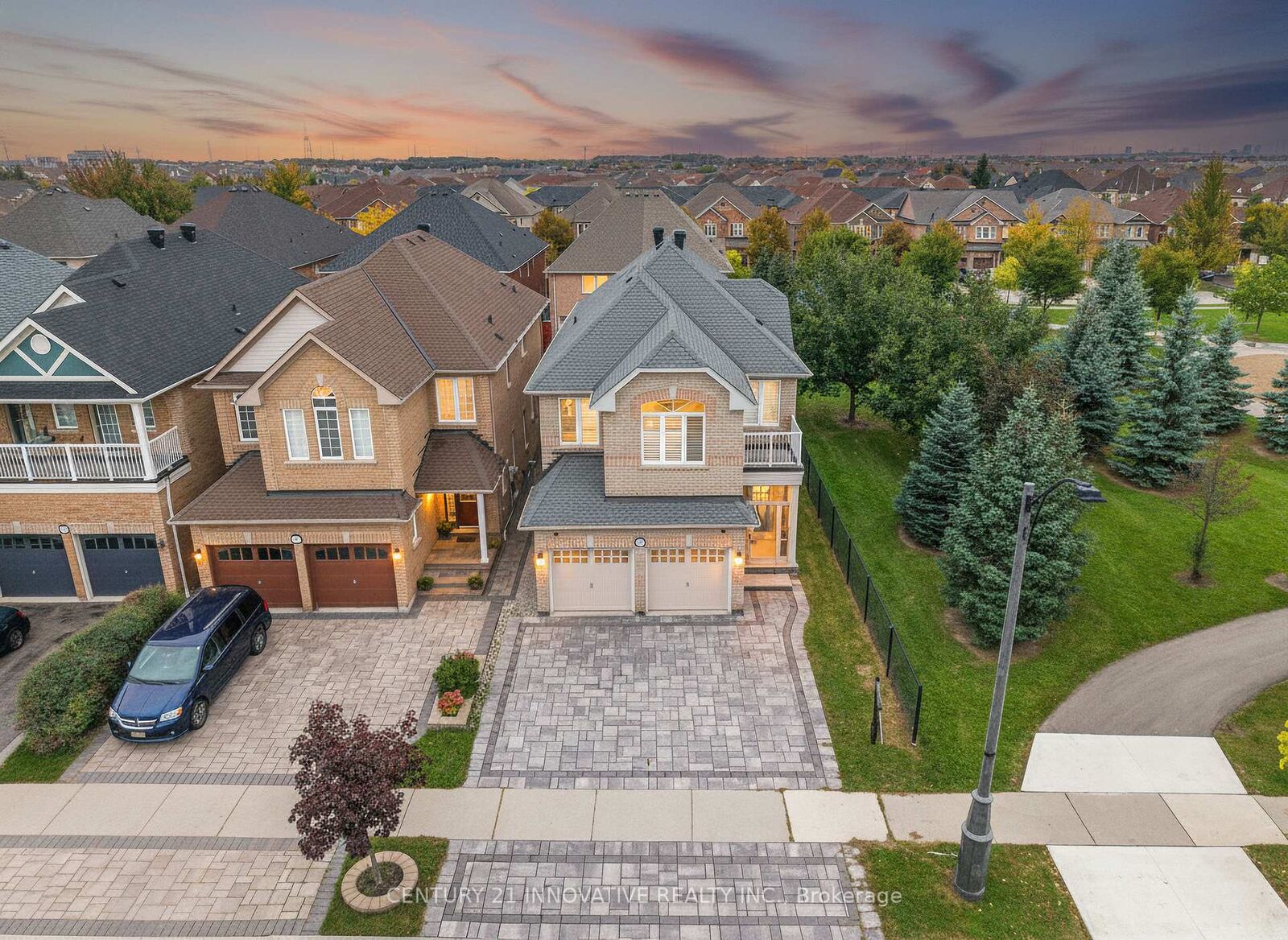 Property Photo: 3265 Cabano Crescent ON L5M 0B9