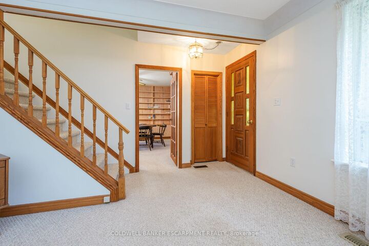 Photo de la propriété: 111 Elizabeth Drive ON L7J 1B6