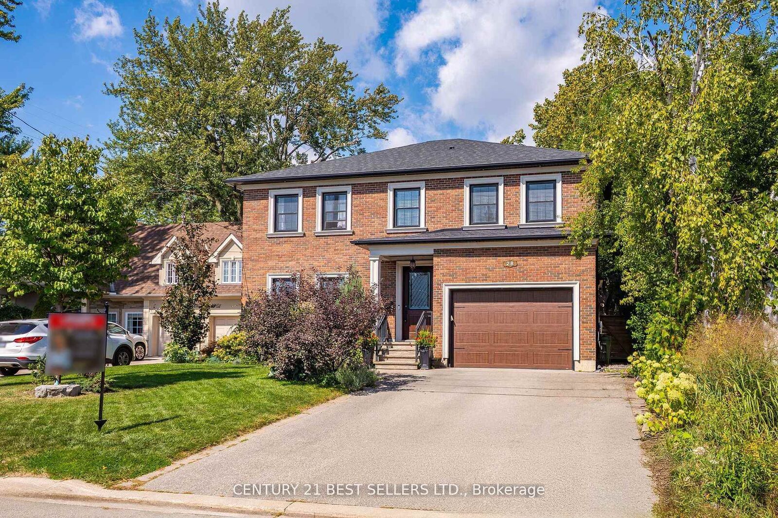 Property Photo: 28 Wingrove Hill ON M9B 2C6