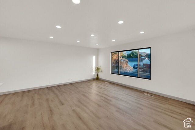Property Photo: 1327 E Madrid Way S UT 84093