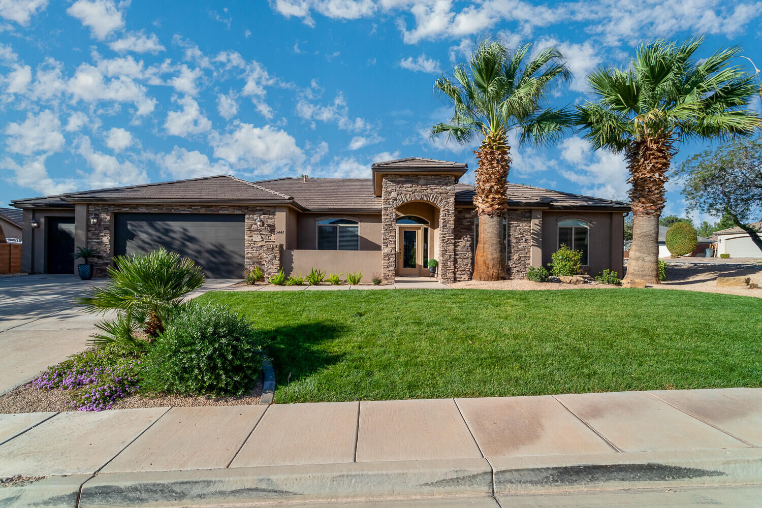 Property Photo: 2441 E Meadow Mist Way UT 84790