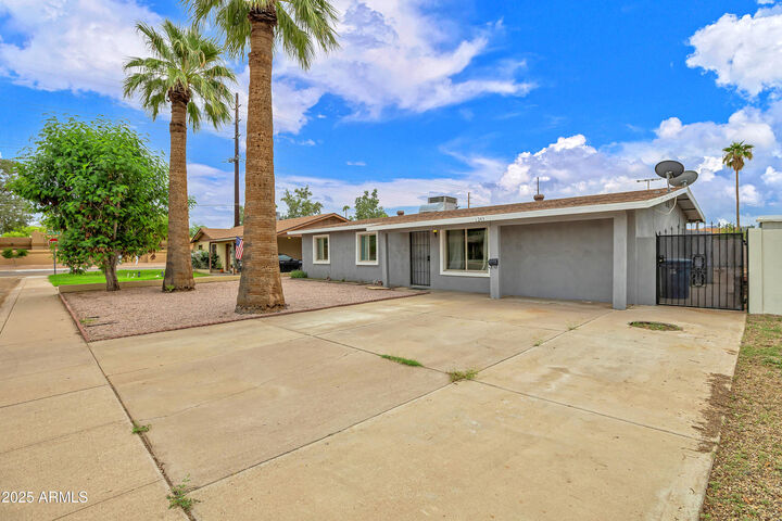 Property Photo:  1243 E Susan Lane  AZ 85288 
