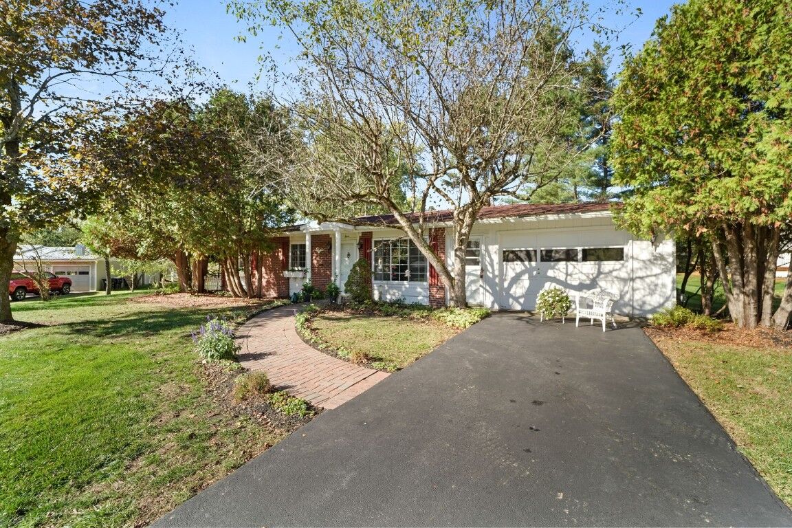 Property Photo: 3 Lincolnshire Boulevard NY 13827