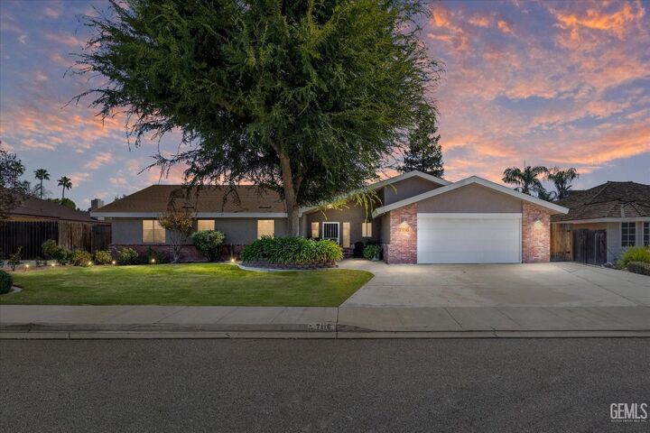 Property Photo: 7116 Jolynn Street CA 93308