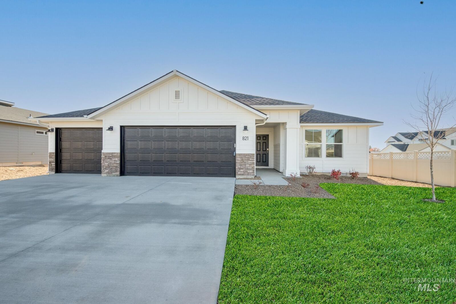 Property Photo: 821 Strike Eagle St ID 83647