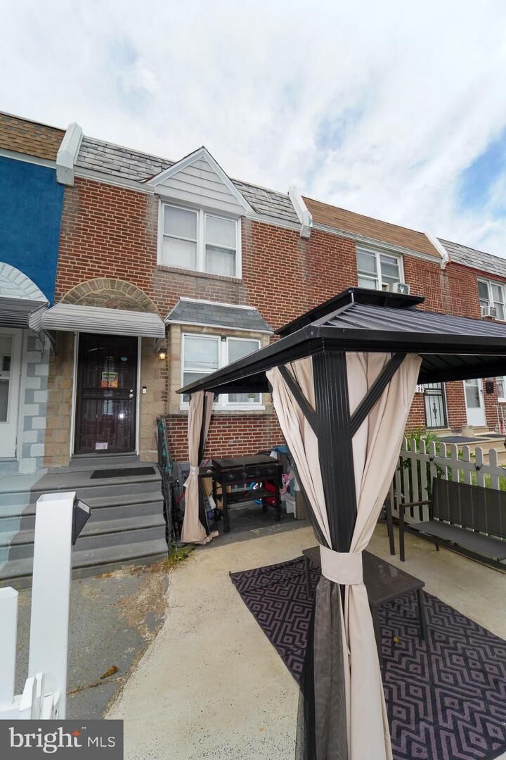 Property Photo: 4624 Weymouth Street PA 19120