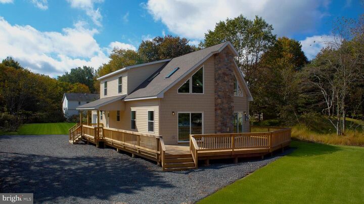 Property Photo:  158 Petrarch Trail  PA 18210