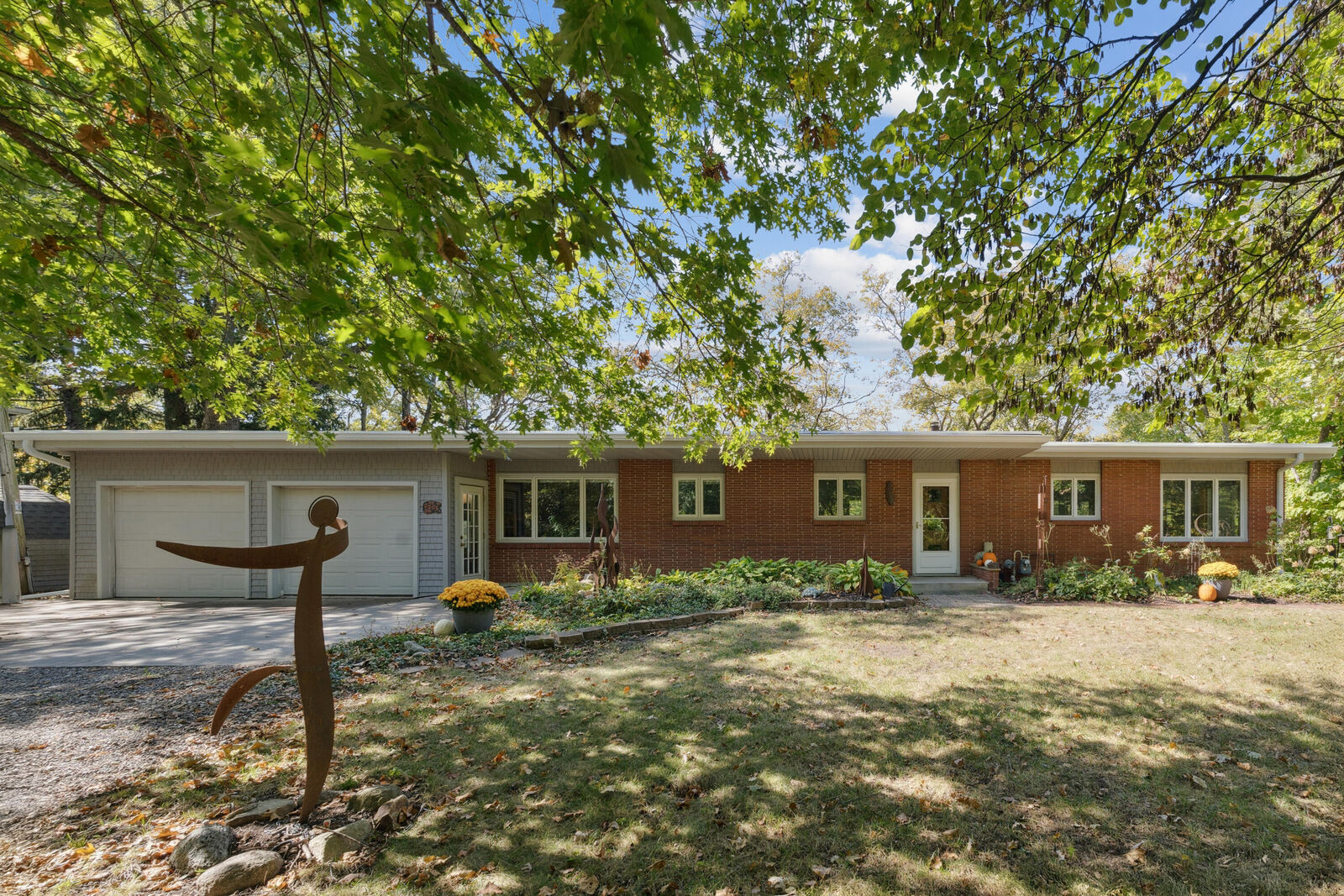 Property Photo: 2205 Timberland Road IA 50014
