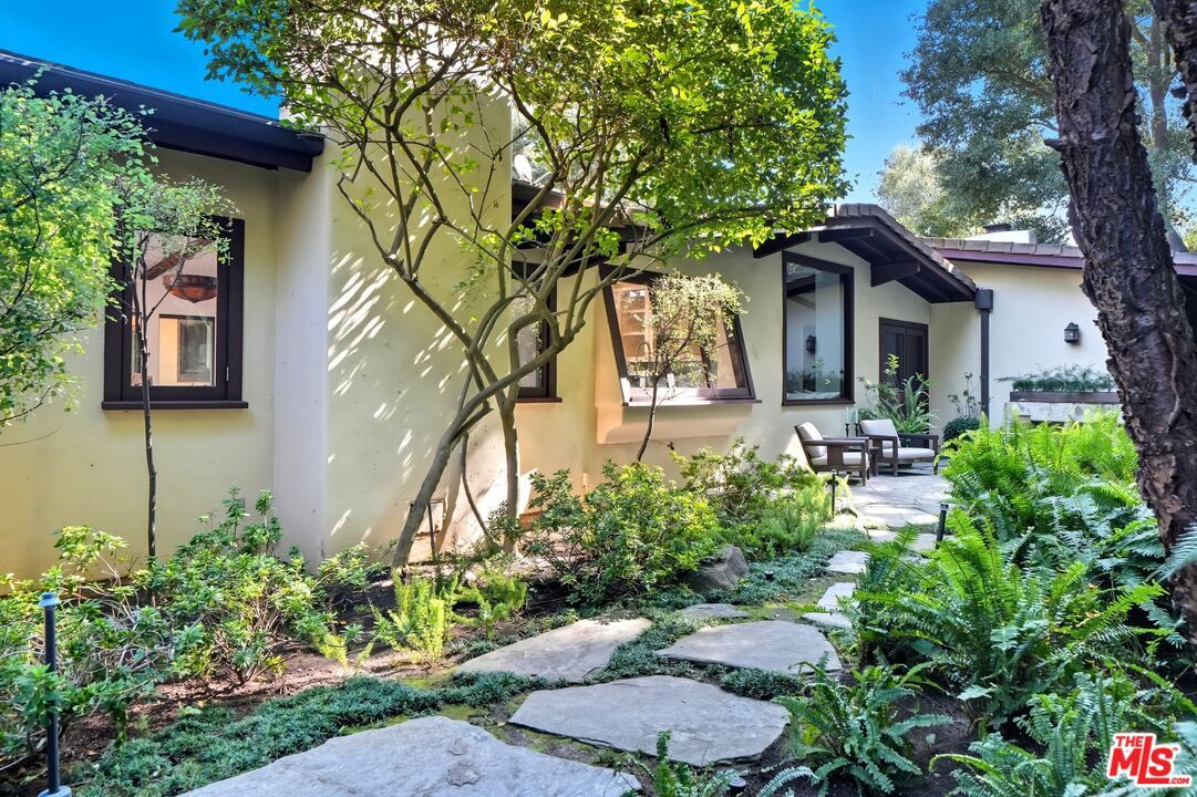 Property Photo:  1821 Old Ranch Rd  CA 90049 