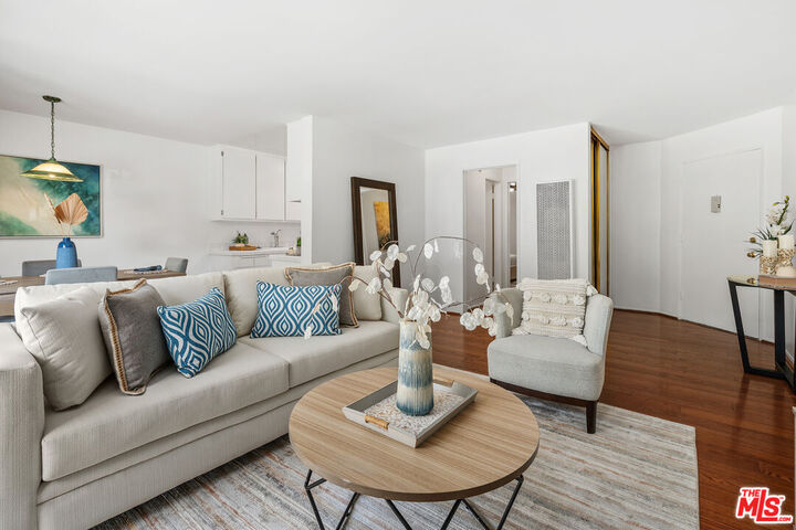 Property Photo: 2311 4th St CA 90405