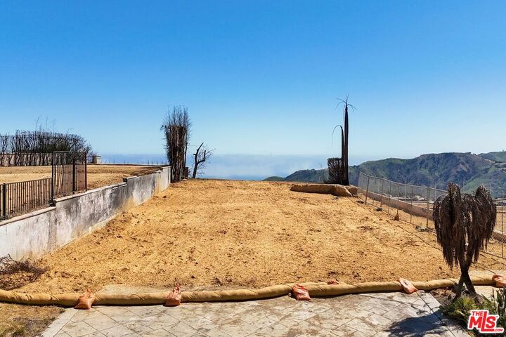 Property Photo:  1630 Chastain Pkwy  CA 90272 
