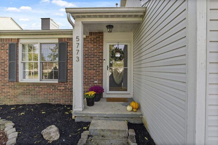 Property Photo: 5773 Sharets Drive OH 43119