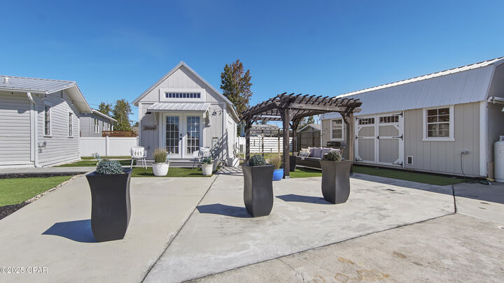 Property Photo:  917 Carolina Avenue  FL 32444 