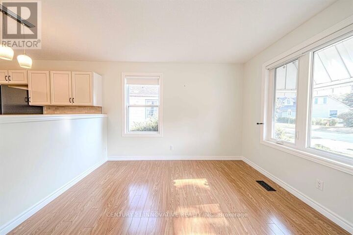 Property Photo: 70 St Clair Avenue ON N2M 3Z4