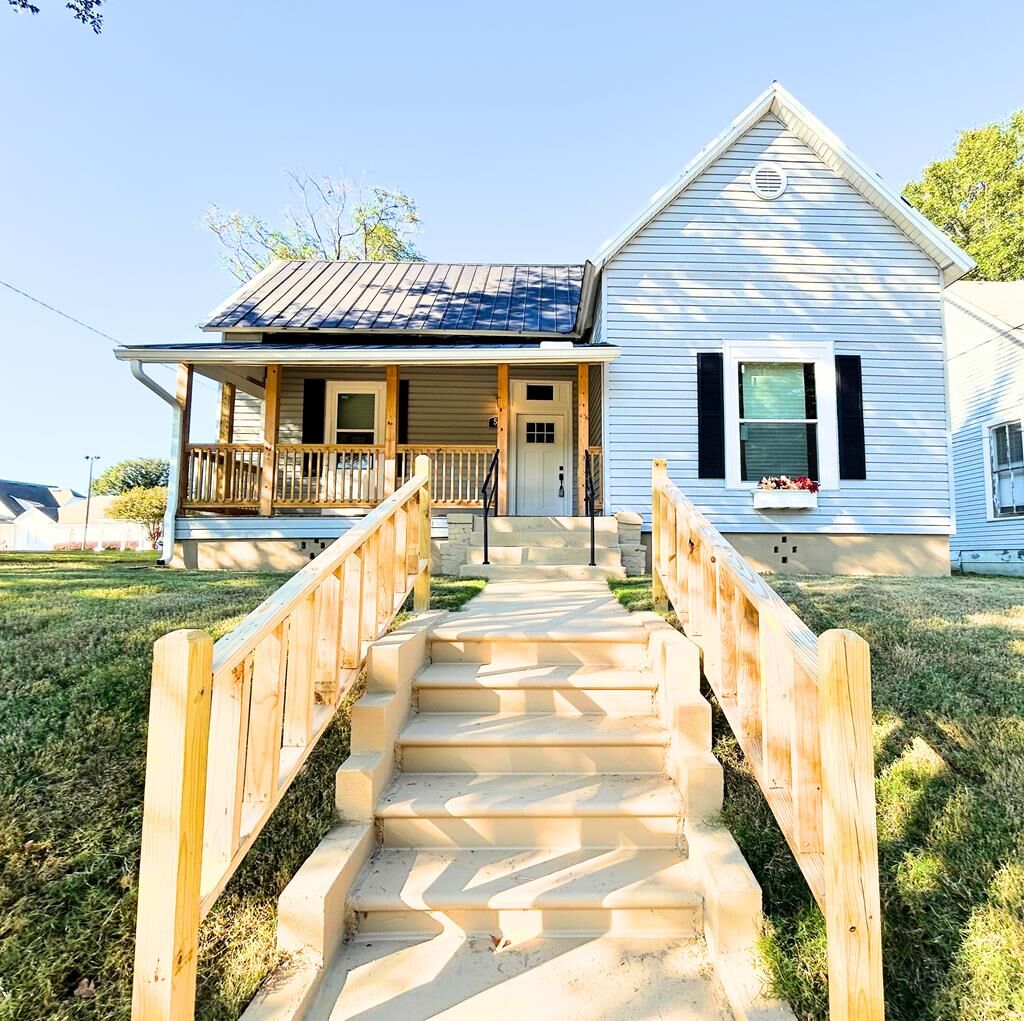 Property Photo: 518 E Furlow St GA 31709