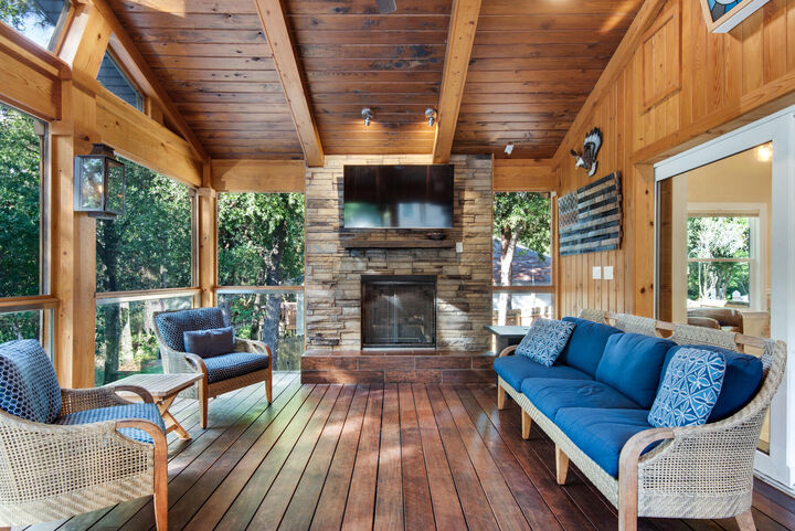 Property Photo: 2181 Chase Drive FL 32578