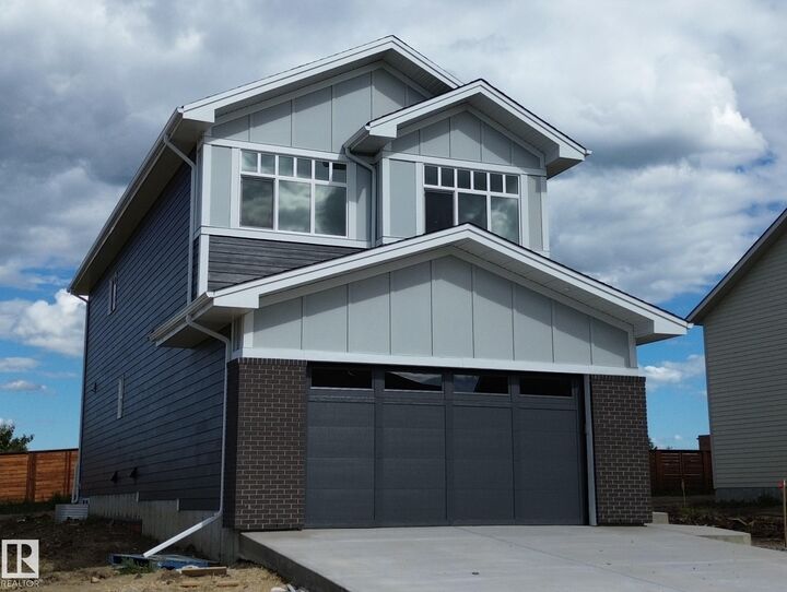 Property Photo:  17 Birkshire Crescent  AB T8B 0C6 