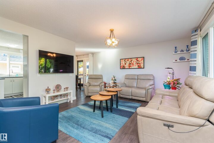 Property Photo:  11227 40 Avenue NW  AB T6J 0P9 