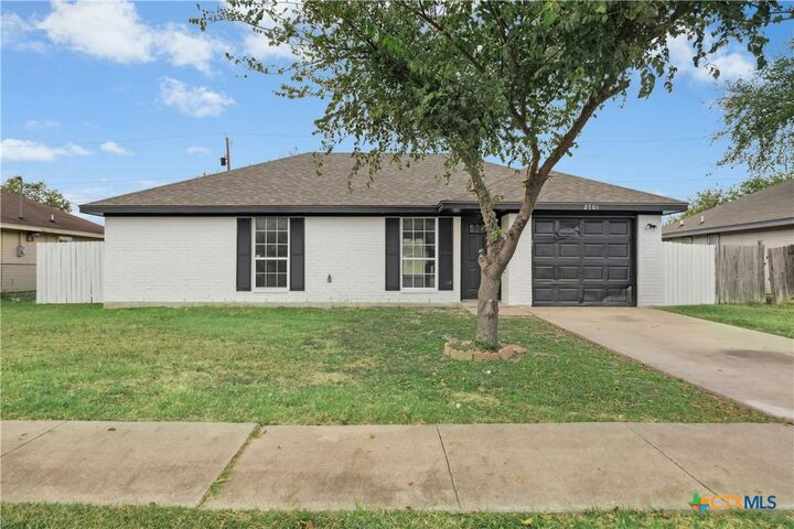 Property Photo: 2701 Cross Timber Drive TX 76543