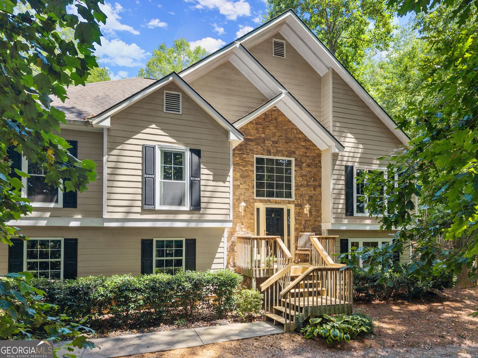 Property Photo:  9545 Eagles Landing Drive  GA 30506
