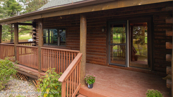 Property Photo: 5375 Island Highway MI 48813
