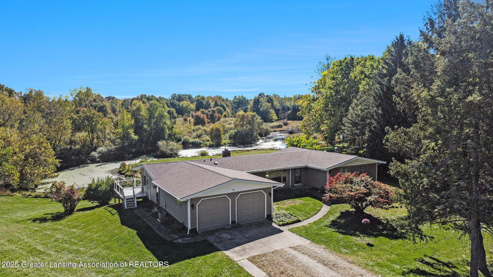 1226 E Round Lake Road  Dewitt MI 48820 photo