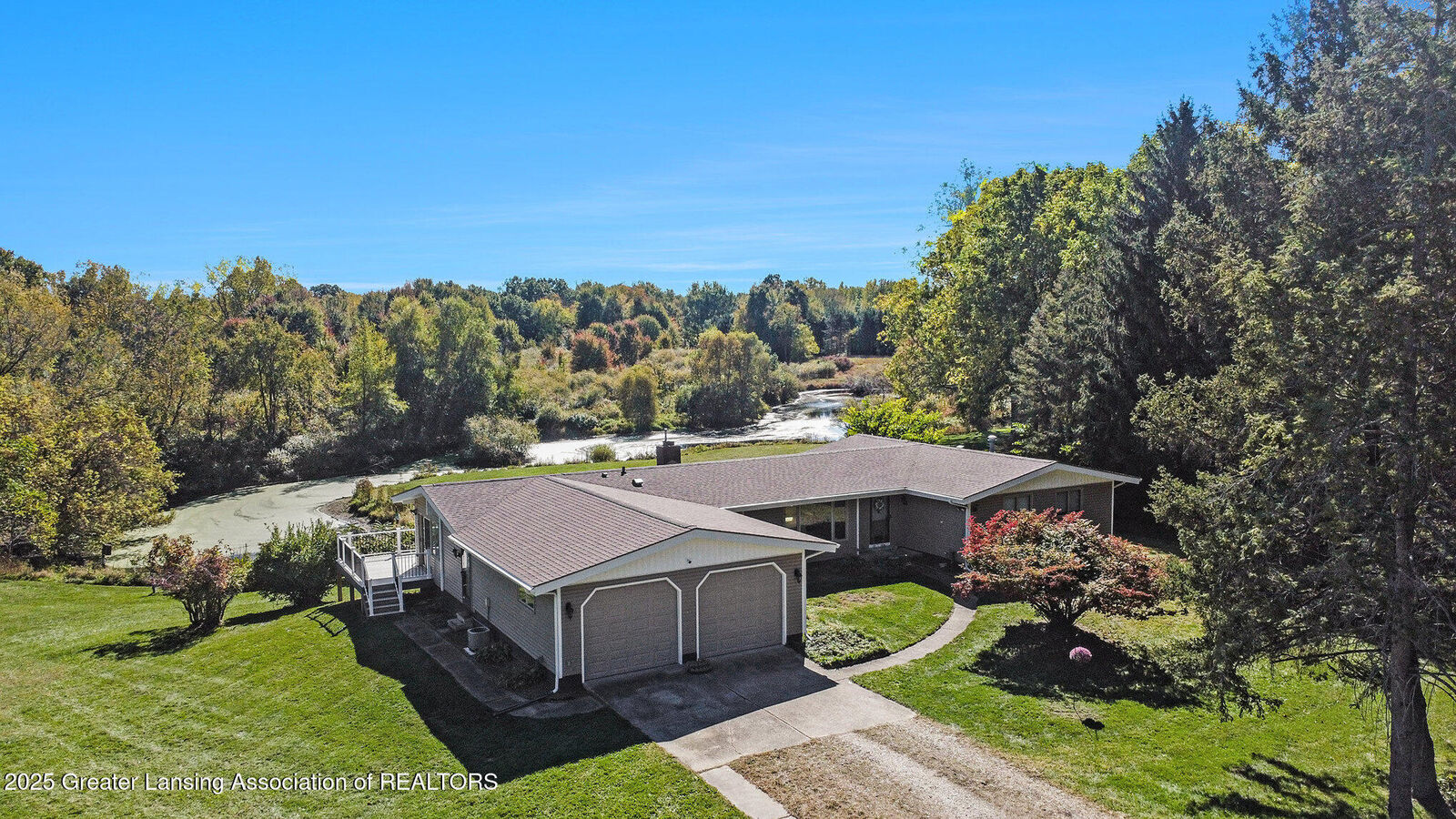 Property Photo: 1226 E Round Lake Road MI 48820
