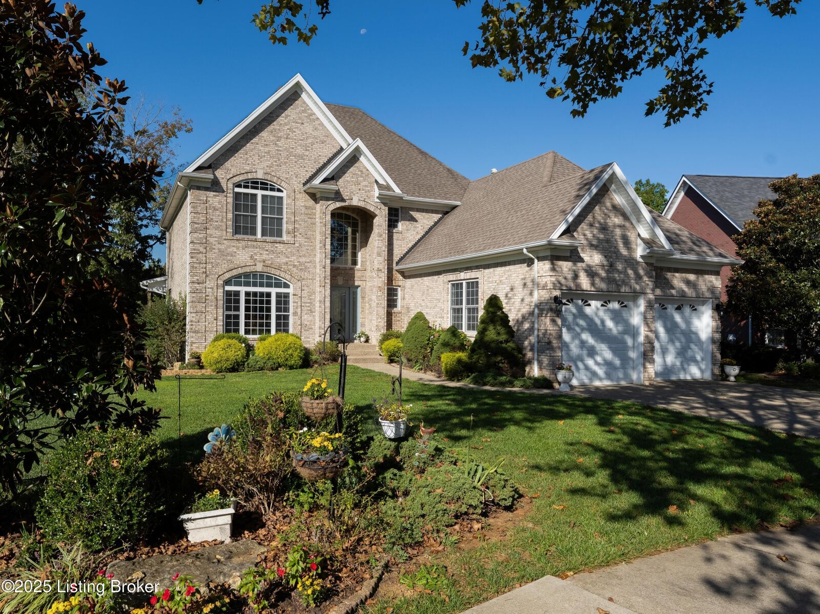 Property Photo:  11006 Radleigh Ln  KY 40291 