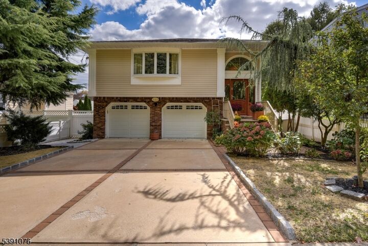 204 Gilbert Ave  Elmwood Park Boro NJ 07407 photo