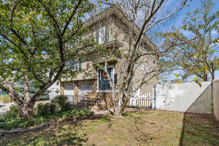 Property Photo:  22 Acorn Rd  NJ 07094 