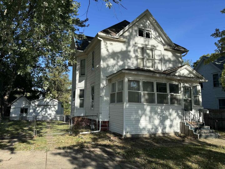 Property Photo: 726 W 2nd Street IA 50702