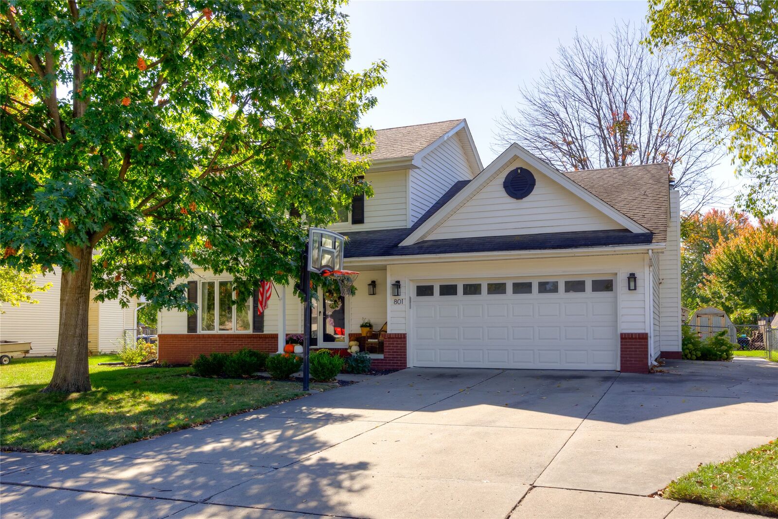 Property Photo: 801 SE Peterson Drive IA 50021