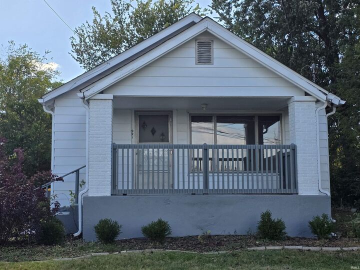 921 W Gourley Pike  Bloomington IN 47404-2130 photo