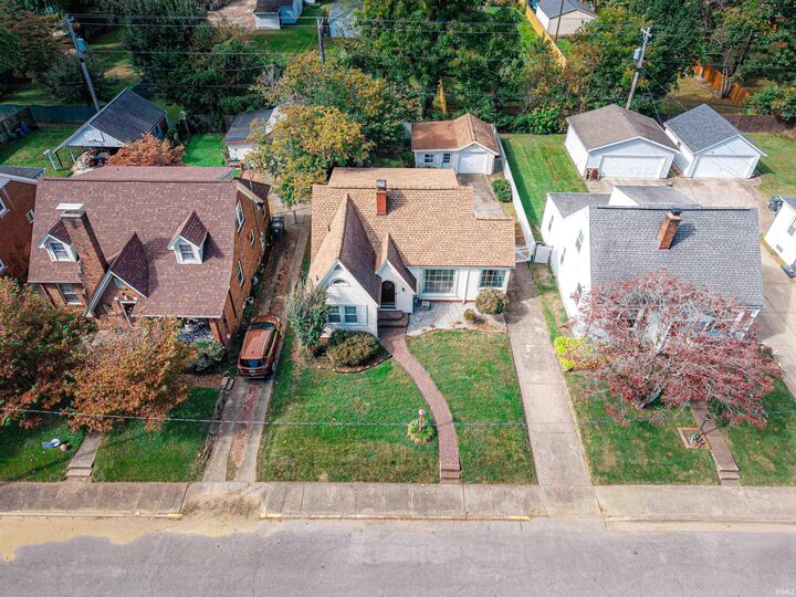 Property Photo: 427 S Spring Street IN 47714