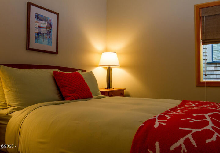 Property Photo:  33000 Cape Kiwanda Drive Unit 4 Wk 27  OR 97112 