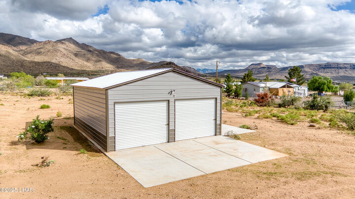 Property Photo: 3870 N Bouse Rd AZ 86413